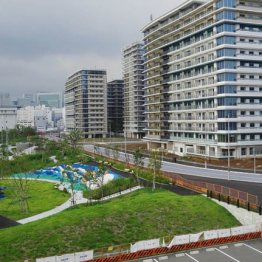 まるでゾンビ映画 「近未来ディストピア」と化した選手村 