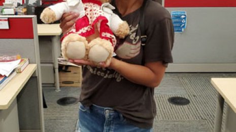 R.レイノルズが懸賞金 母の形見テディベアが戻ってきた!