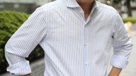 襟型選びが肝要！夏はカジュアルシャツより“ドレスシャツ”