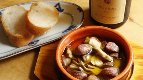 【砂肝とキノコのアヒージョ】一煮立ちしたらあとは余熱で