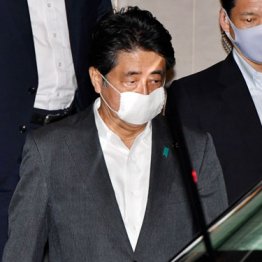 グロッキーな安倍首相 小池知事の“夏休み妨害”に怒り心頭