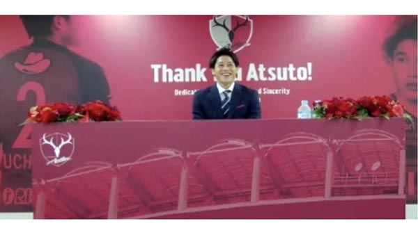 オンライン上で引退会見をした元日本代表の内田篤人