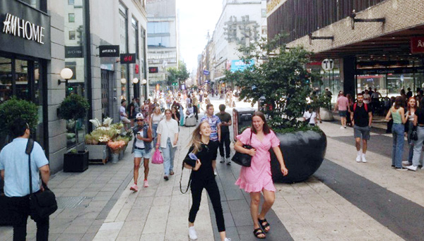 2020年の夏は国内で買い物を楽しむ（スウェーデン・ストックホルムの街）／（提供写真）