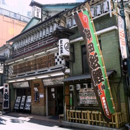 近ごろは落語家が「講談を教えてほしい」と稽古に来ます