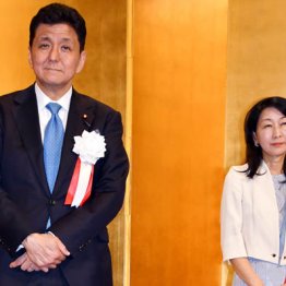 岸防衛相は「初心者」 ゴッドマザー案件で初入閣した経緯
