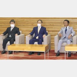 組閣10日で…（左から、18日、初閣議に臨む茂木外相、菅首相、麻生財務相）／（Ｃ）共同通信社