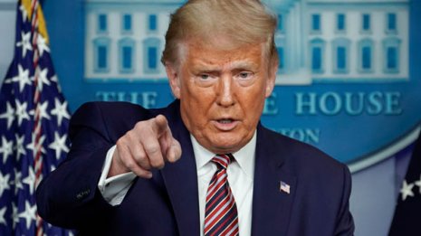 菅首相も真っ青 NYタイムズvsトランプ大統領“世紀の攻防”