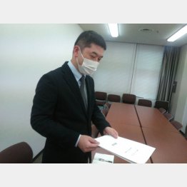 厚労省を訪問した林真義さん（提供）山口祐二郎