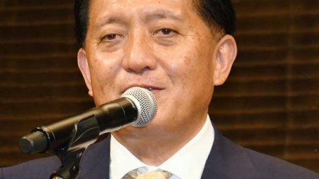 菅の肝いり政策 平井デジタル相はリテラシーのない世襲3世