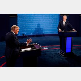 米大統領選第1回候補者討論会で批判し合う共和党のトランプ米大統領と民主党のバイデン前副大統領（Ｃ）ロイター