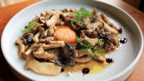 【いろいろきのこのバターソテー】バルサミコ酢が決め手