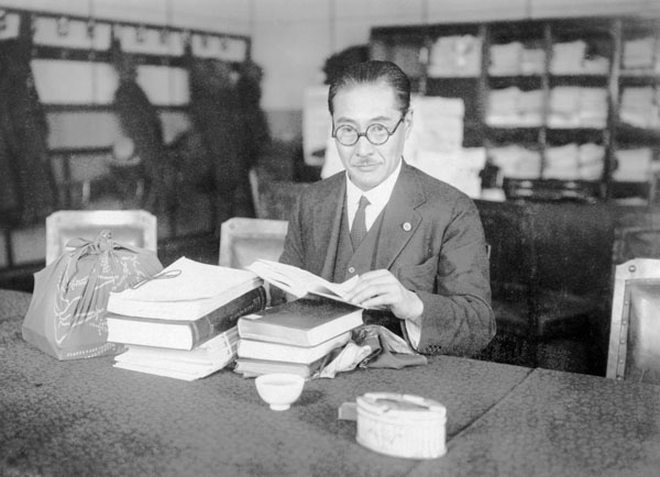 亀井貫一郎は社会民衆党の衆院議員だった（日本電報通信社撮影）