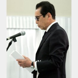 赤塚不二夫氏葬儀の弔辞で「私もあなたの数多くの作品のひとつ」と話した（2008年8月7日）／（Ｃ）日刊ゲンダイ