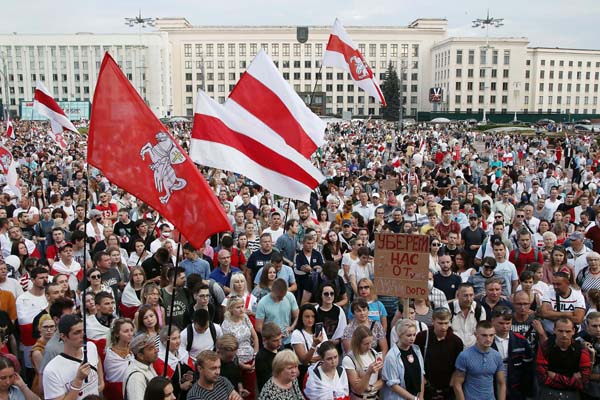 ベラルーシでは、ルカシェンコ大統領の独裁政治へ民衆が大規模抗議（Ｃ）タス＝共同