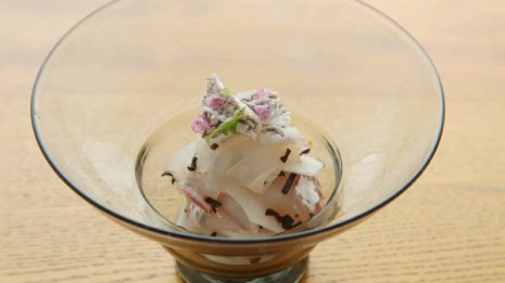【鯛とカブの塩昆布和え】素材の甘味と塩昆布のハーモニー