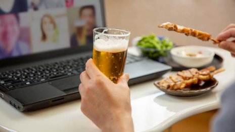 100円前後で買えるアルコールでしのぐ スーパーのPBが安い