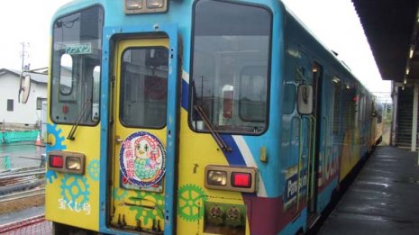 鳥海山ろく線の「ハロウィン列車」は大人も子供も楽しめる