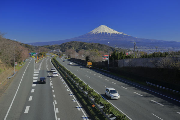高速道路も「Go To」で…（C）SHIGEKI KAWAKITA／ａ.collectionRF／アマナイメージズ／共同通信イメージズ