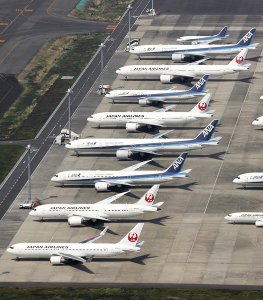 羽田空港の駐機場に並ぶ旅客機（Ｃ）共同通信社