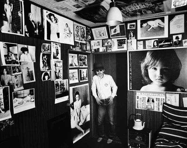 当時、神楽坂にあった荒木の事務所「恥部屋」（1976年撮影）／（提供写真）
