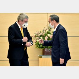バッハ会長と菅総理は”開催”を確認したが…（Ｃ）ロイター