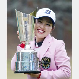 今季2020年3勝目の古江彩佳は12月の全米オープンに出場（Ｃ）日刊ゲンダイ