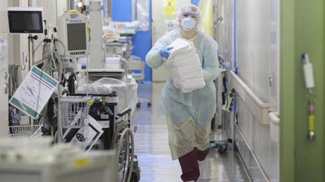 医療機関4割超が年末賞与引き下げ「状況は明らかに悪化」