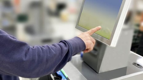 コロナ禍でデジタルシフト加速も…「セルフ精算レジが嫌」