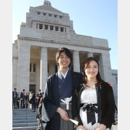 元衆院議員の宮崎謙介氏と、妻で同じく元衆院議員の金子恵美氏（2016年）／（Ｃ）日刊ゲンダイ