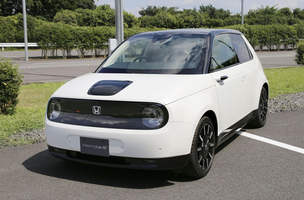 ホンダが発売する電気自動車「Honda e（ホンダイー）」／（Ｃ）共同通信社