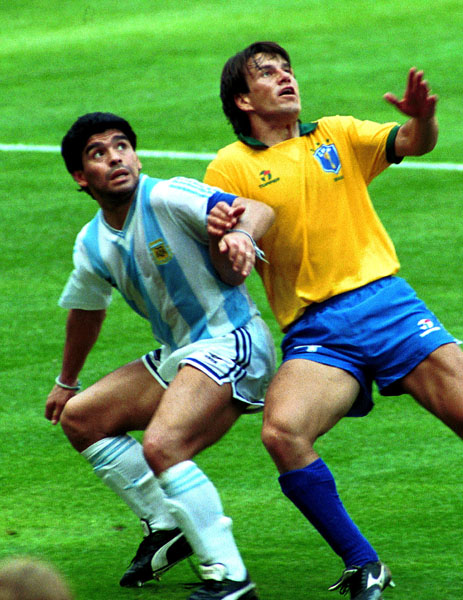 追憶のマラドーナ 90年Ｗ杯ブラジル戦で見せた一瞬の輝き｜サッカー