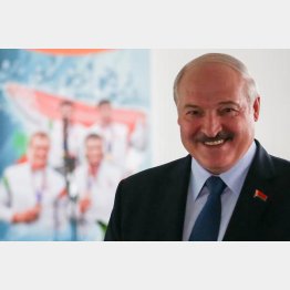 6選目の就任を宣言した「独裁者」、ベラルーシのルカシェンコ大統領（Ｃ）タス＝共同