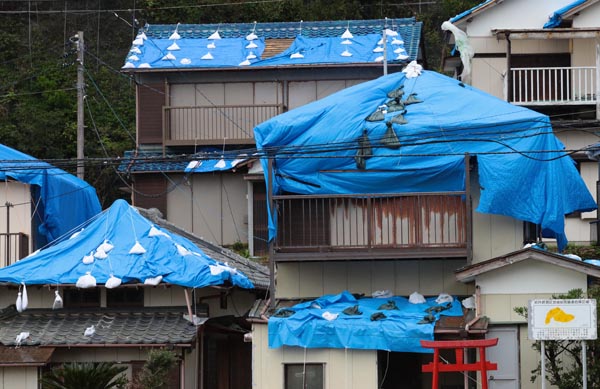 昨年の台風15号で千葉・鋸南町はあちこちで屋根が飛んだ（Ｃ）日刊ゲンダイ