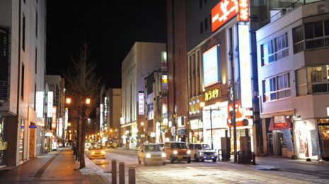 36都道府県が「外出自粛」要請中 危機感薄い政権に見切り