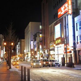 36都道府県が「外出自粛」要請中 危機感薄い政権に見切り