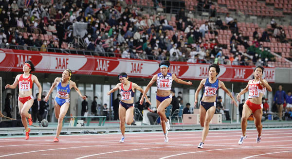 女子陸上選手のユニフォーム（第104回日本陸上競技選手権大会女子100メートル）／（Ｃ）日刊ゲンダイ