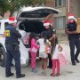 恵まれない子供200人のため…警察の“サンタ作戦”大好評！