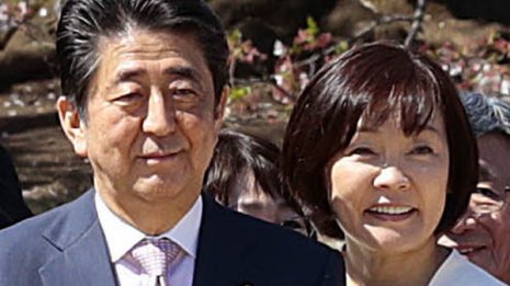安倍前首相「桜疑惑」不起訴へ 秘書は「不記載」略式起訴