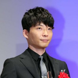 星野源“ピンキーリング”の意味は…「逃げ恥」続編で注目