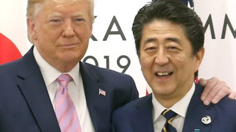 安倍晋三氏は「米国憲政史上最悪の大統領を支えた総理」に