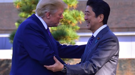 トランプは犯罪者扱い…安倍氏は何を思う?事務所に聞くと