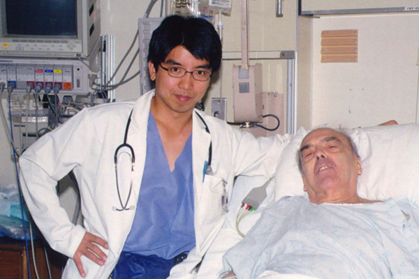 大木隆生教授（左）は安倍政権下の未来投資会議メンバーだった（1999年撮影）／（Ｃ）共同通信社