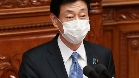 西村大臣ブレブレ…コロナ感染「徹底対策」の空虚な説得力