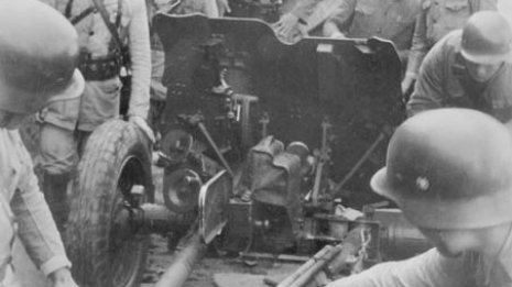 日本軍は「手向かう蒋介石を懲らしめる」と言い出した