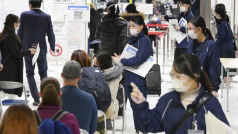 <30>PCR検査せず入国…緩和措置は出稼ぎ労働者確保のため