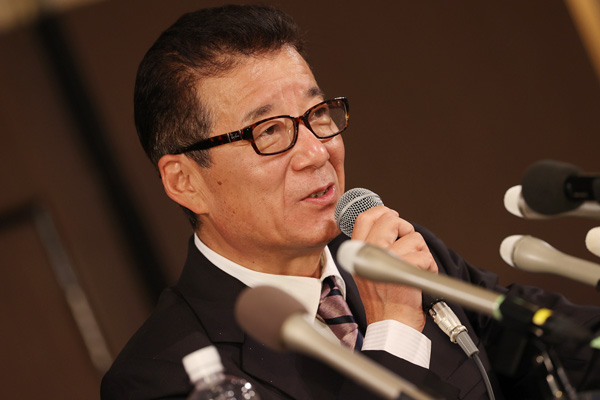 大阪の松井市長は2024年への延期を主張…（Ｃ）日刊ゲンダイ