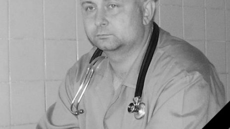 ロシア反体制指導者ナワリヌイ氏の治療担当医師が謎の急死