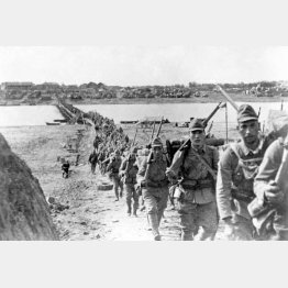 徐州へ北進する歩兵部隊（1938年5月14日）／（Ｃ）共同通信社