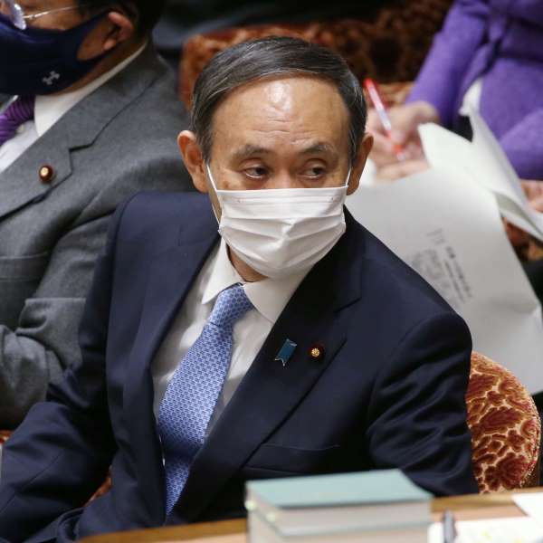 菅首相は「さまざまな声を聞きたい」とは言うものの一律の給付金は否定（Ｃ）日刊ゲンダイ