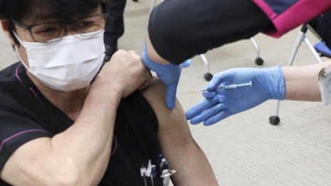 ワクチン“垂直刺し” なぜ日本は半世紀以上避けてきたのか